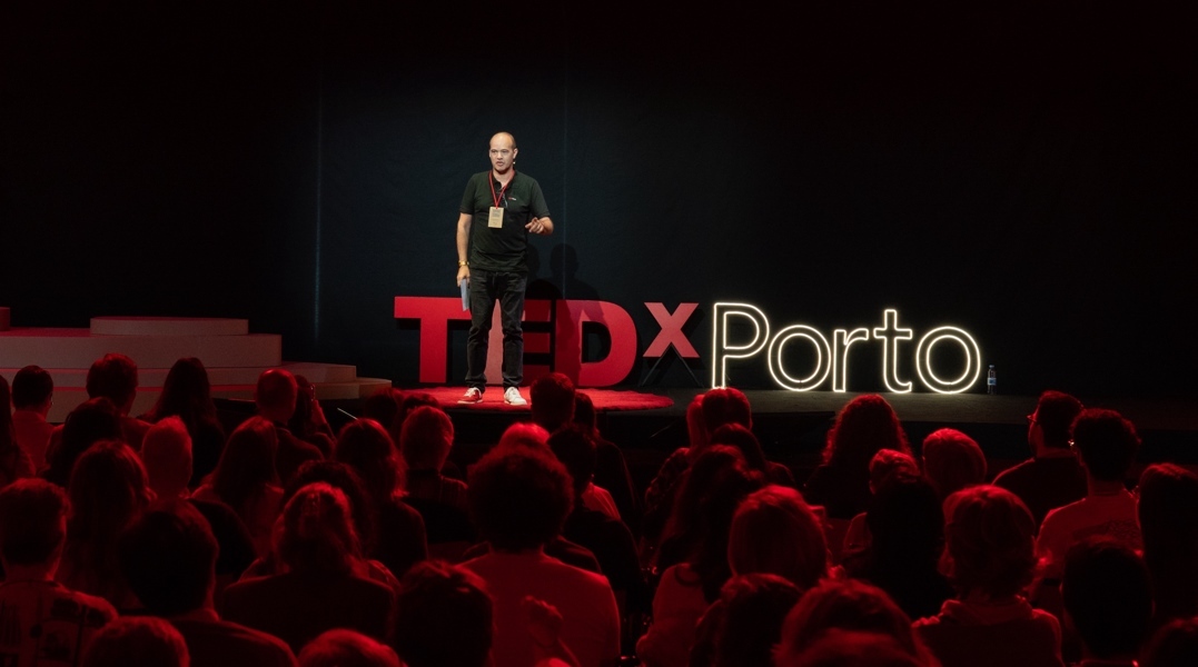 TEDxPorto 2025 Debate Colonialismo, Ética na IA e Inclusão Tecnológica