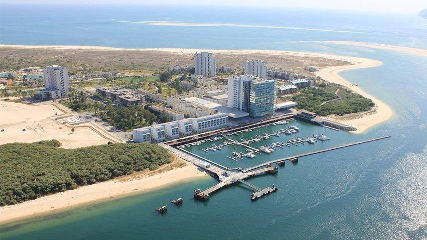 'Trojan Horse was a Unicorn' continua em Tróia