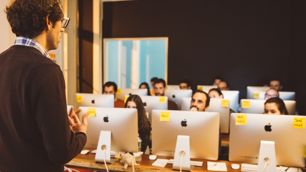 Academia de Código promove bootcamps de programação