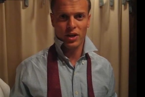 Como dar o nó da gravata por Tim Ferriss