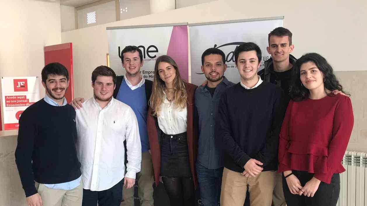 Consultora de Estudantes de Marketing certificada