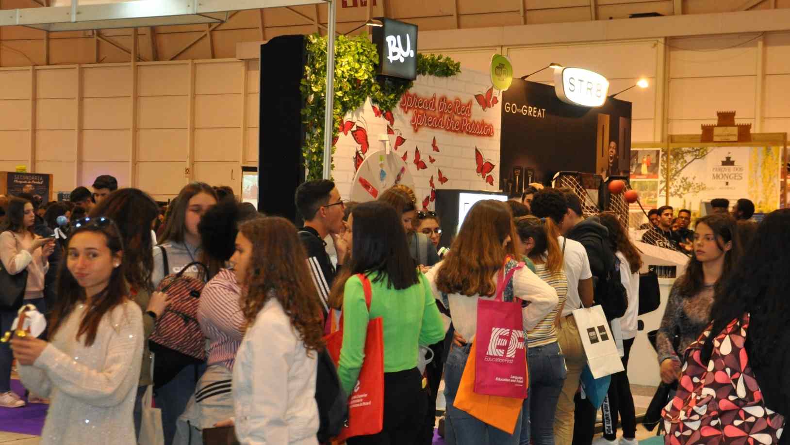 Empresas nacionais e internacionais recrutam na Futurália Emprego