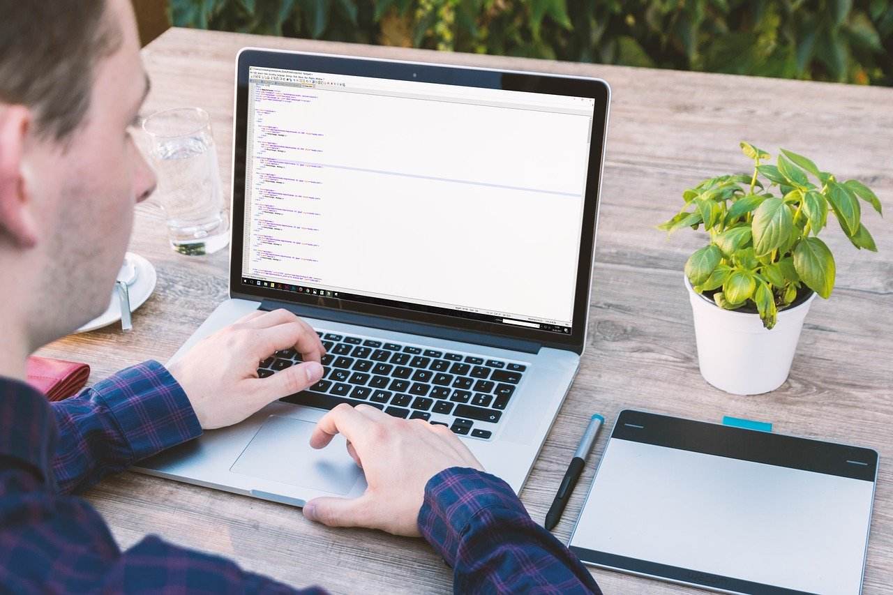 OutSystems oferece formação online gratuita