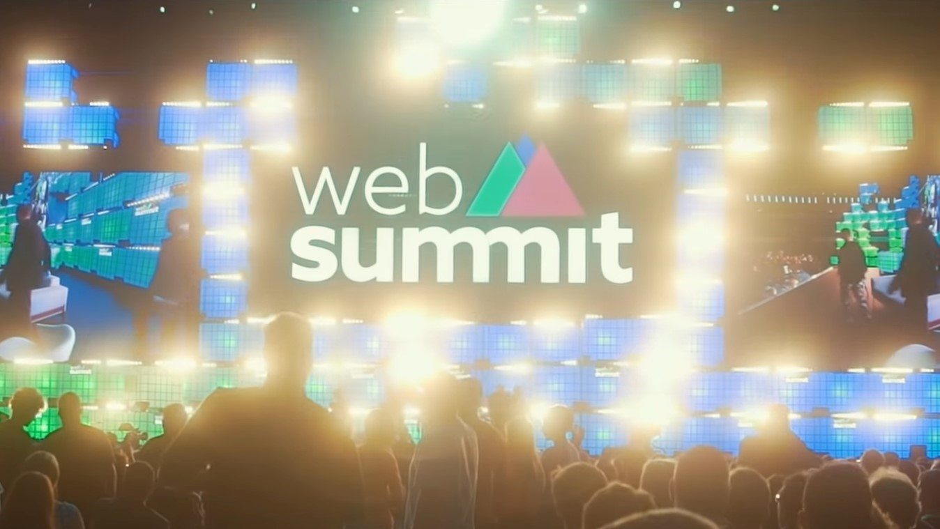 Web Summit com 104.328 participantes