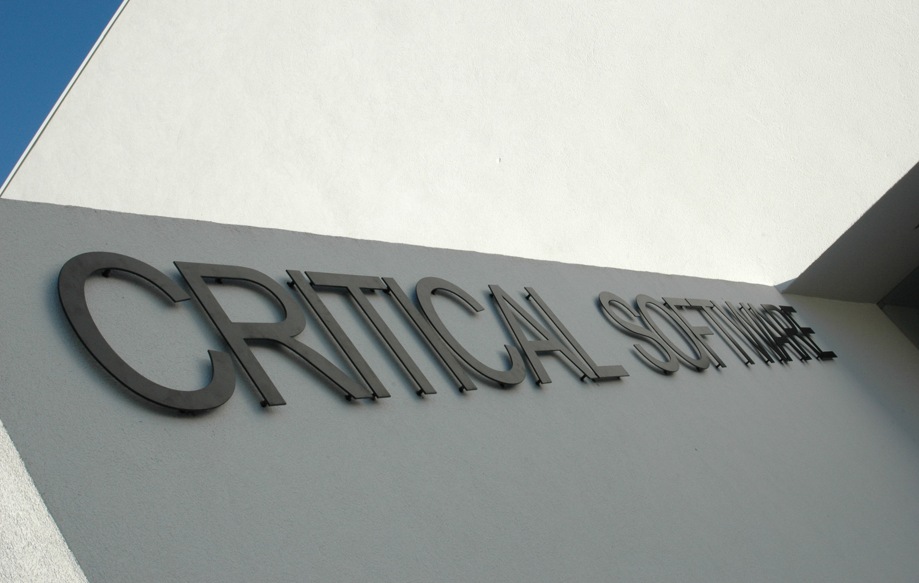 Critical Software contrata programadores para cidades do interior