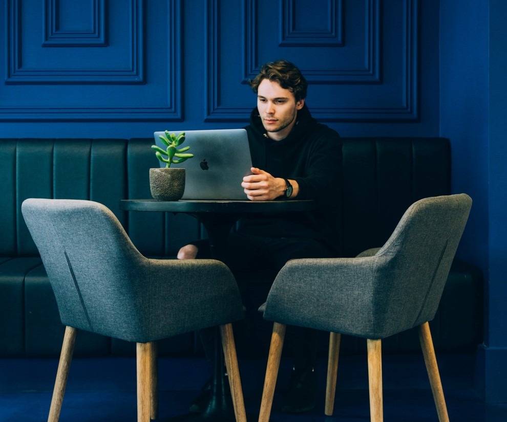 Cinco vantagens de um modelo de trabalho híbrido