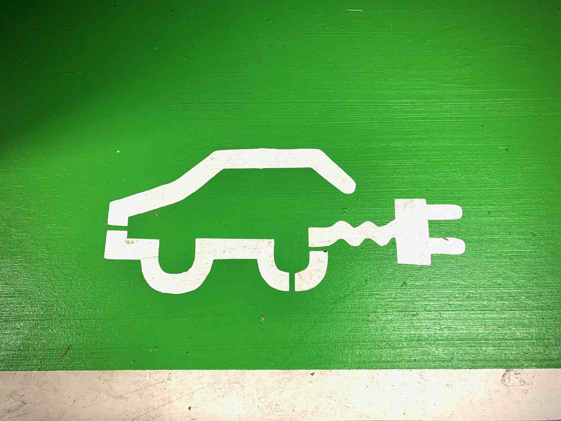 Miio e Europcar juntam-se para tornar a mobilidade elétrica mais acessível