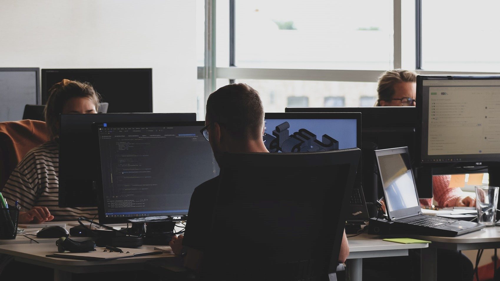 Microsoft, Mercedes e VW são os melhores empregadores TI em Portugal