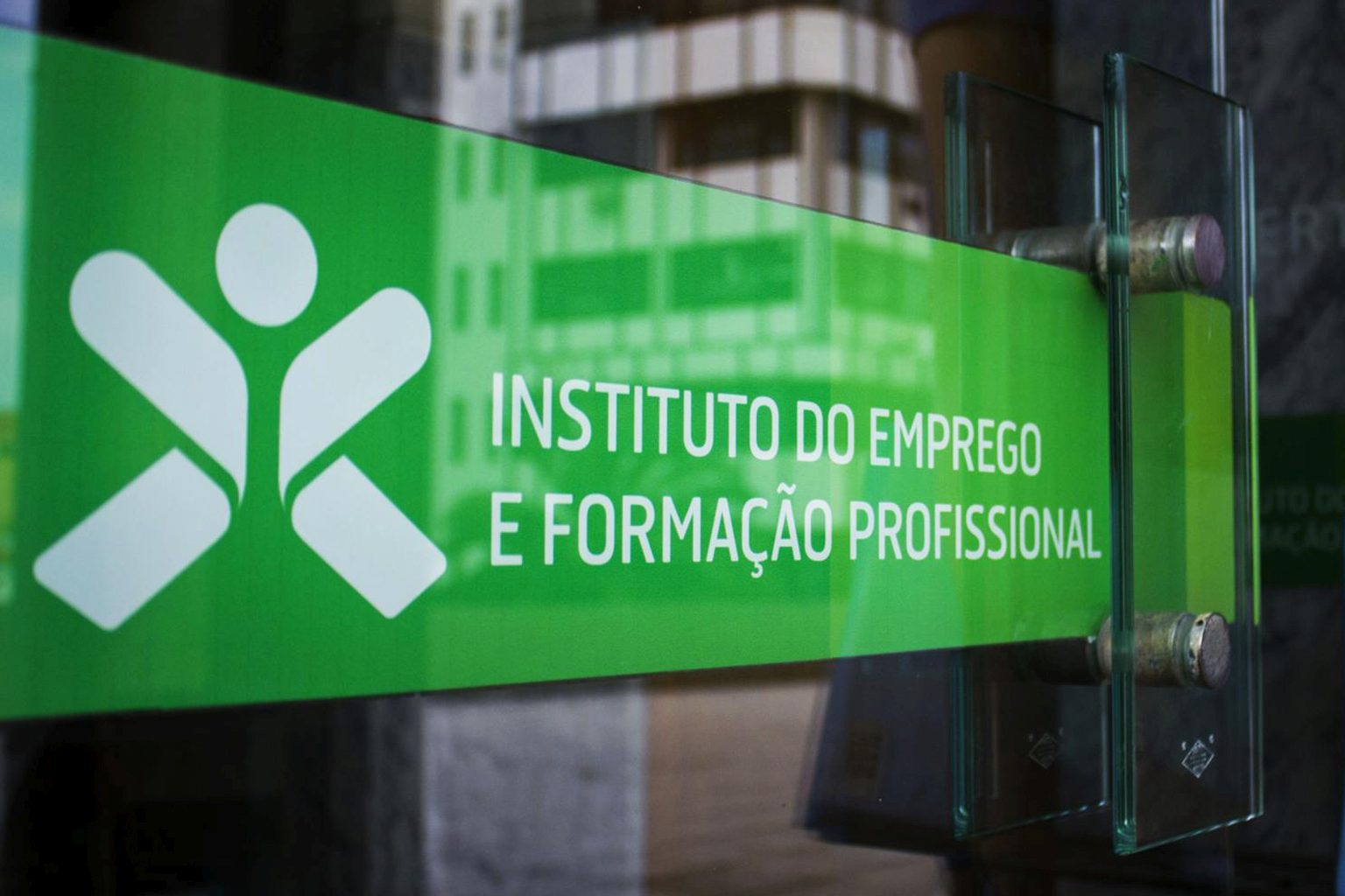 Portugal atinge recorde de trabalhadores, mas desemprego registado cresce