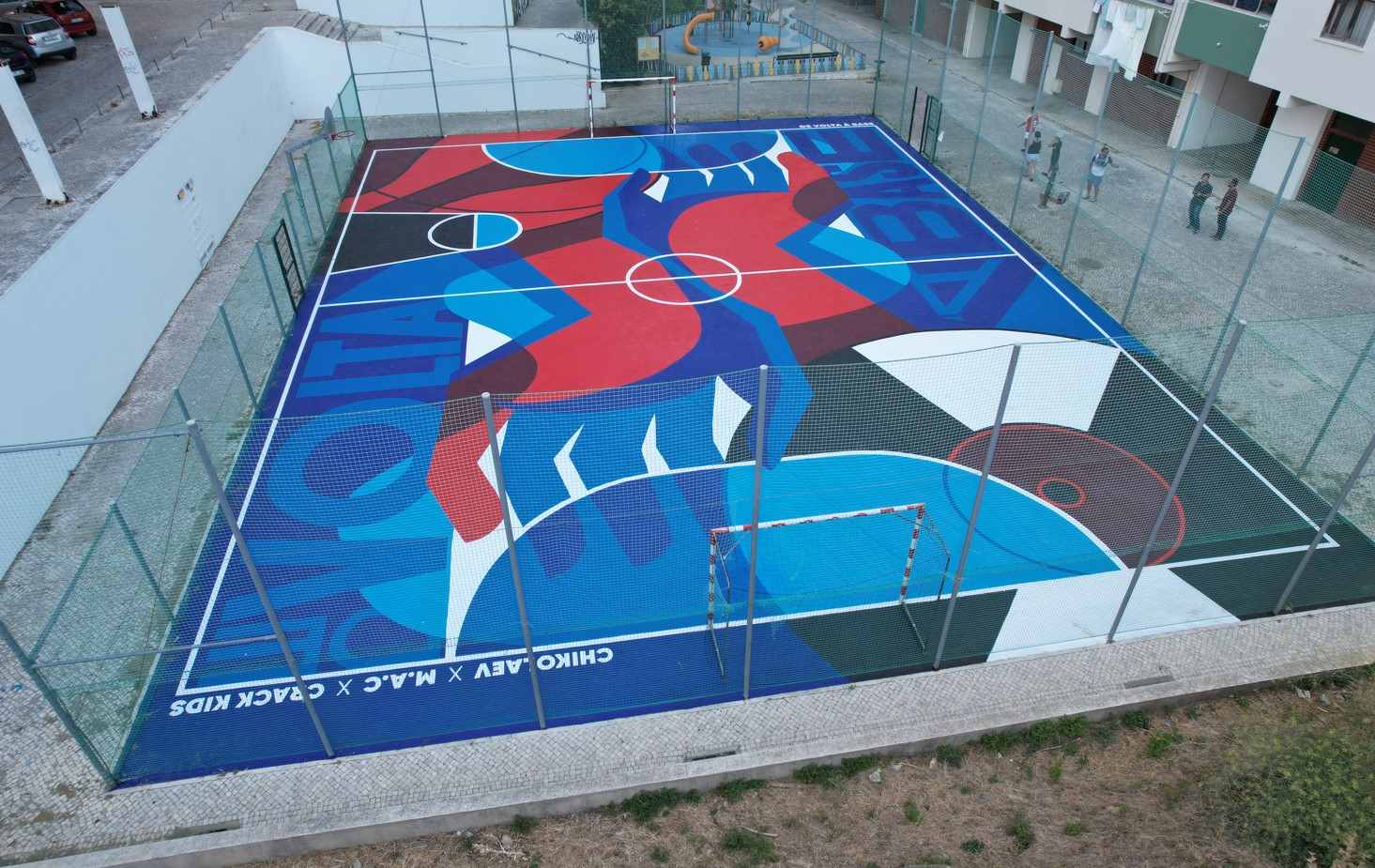 “De volta à base” é o novo campo icónico de Almada