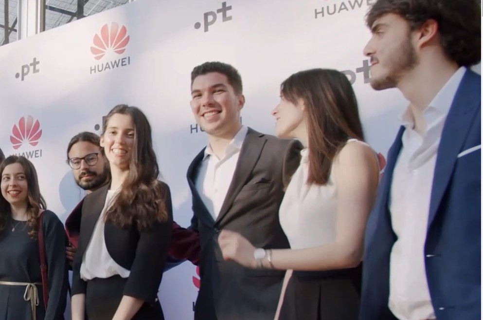 Huawei abre candidaturas para programa de bolsas a estudantes portugueses