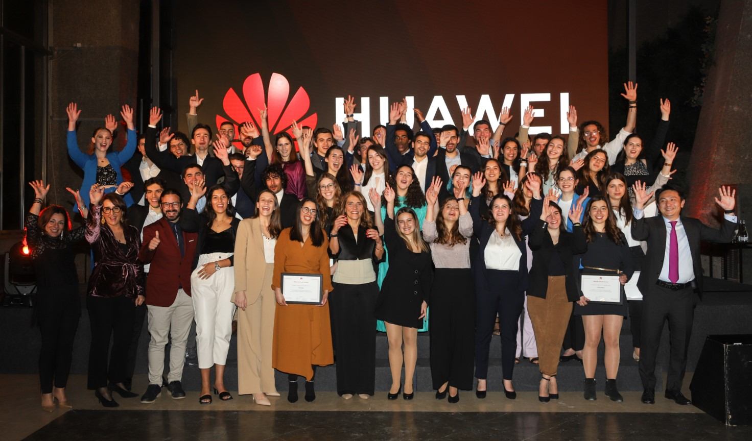 Programa de bolsas de estudo da Huawei recebe mais de 4000 candidaturas