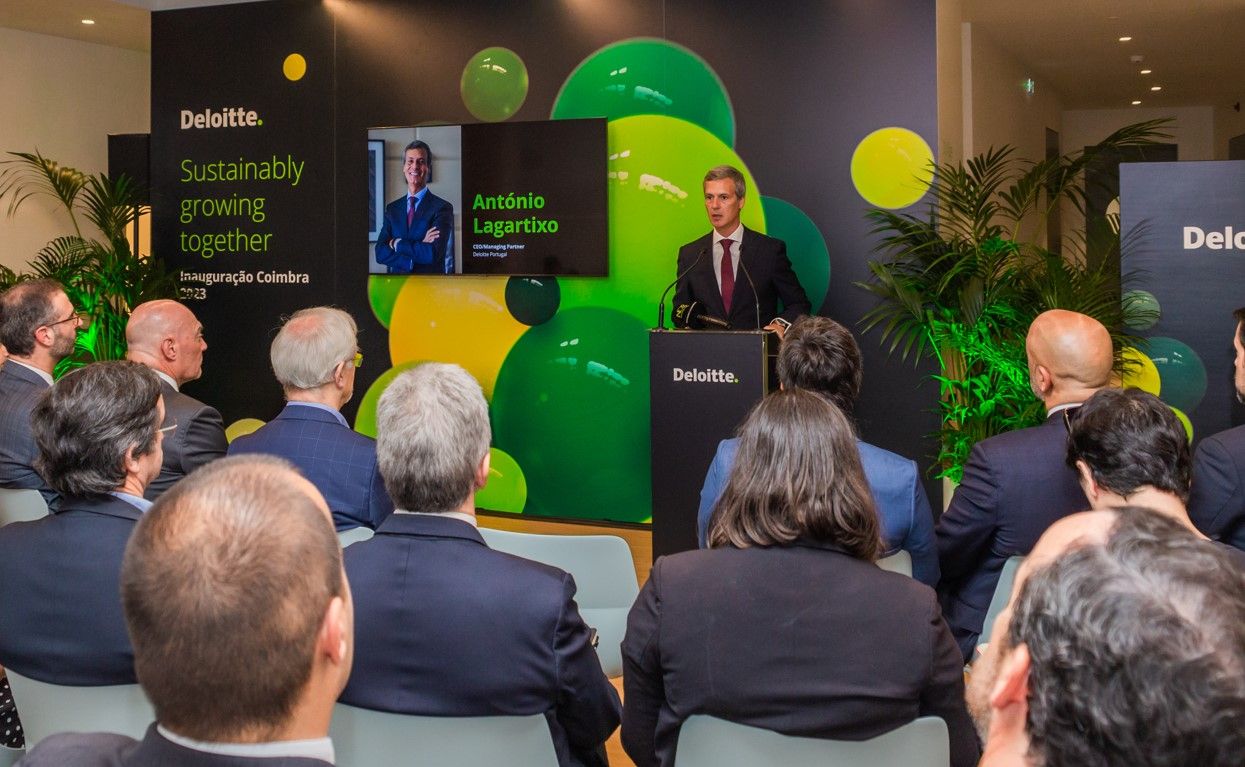 Deloitte Prevê Criar 300 Novos Empregos em Dois Anos