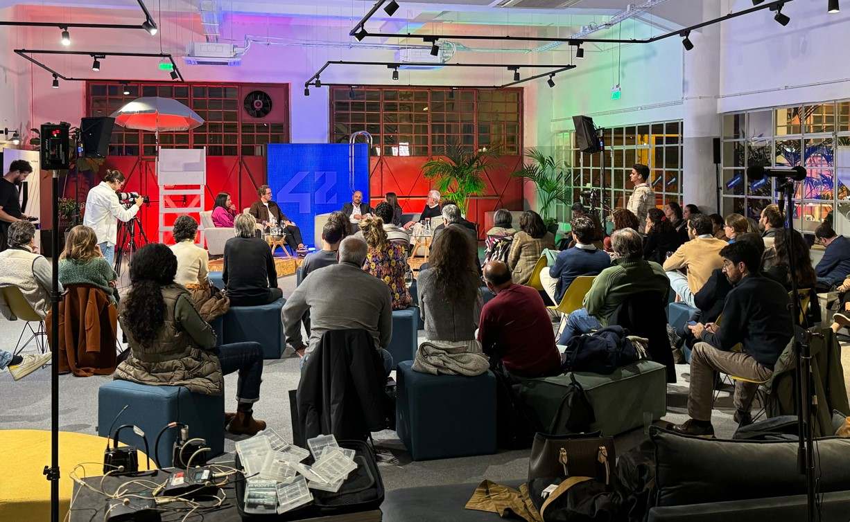 “Professores do Futuro”: A Escola Digital para Revolucionar a Formação Docente