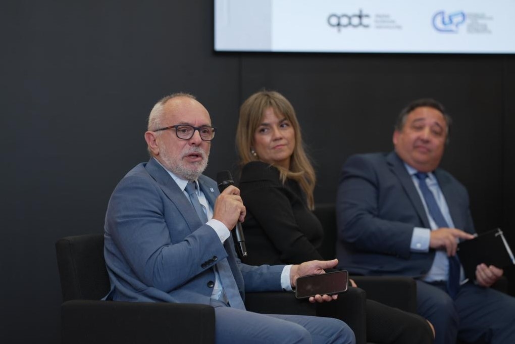 APDC, Governo e Instituições de Ensino Superior Renovam Compromisso com o Programa UPskill