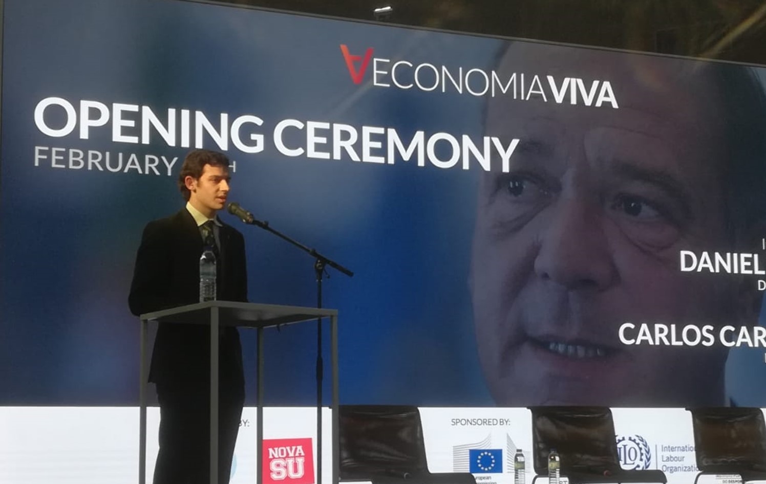 Conferência Economia Viva Debate Impacto de Temas Sociais na Atualidade Económica