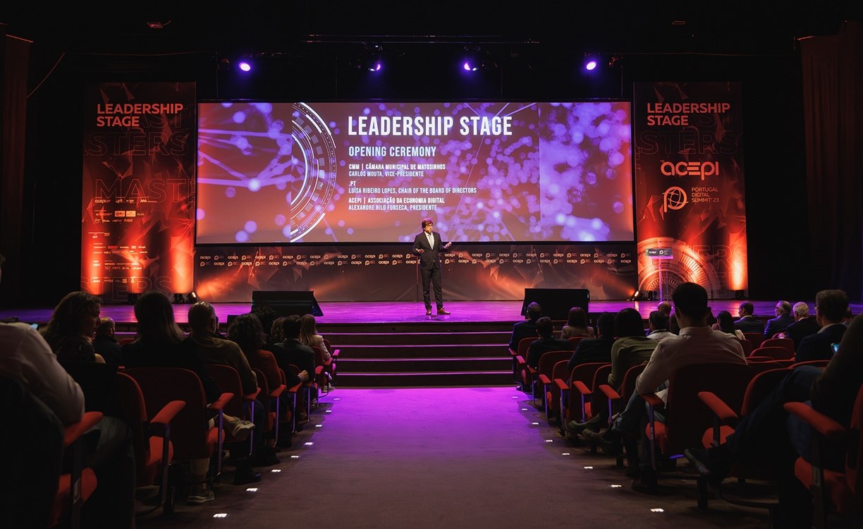 Inteligência Artificial e Colaboração Ibérica em Destaque no Portugal Digital Summit’24