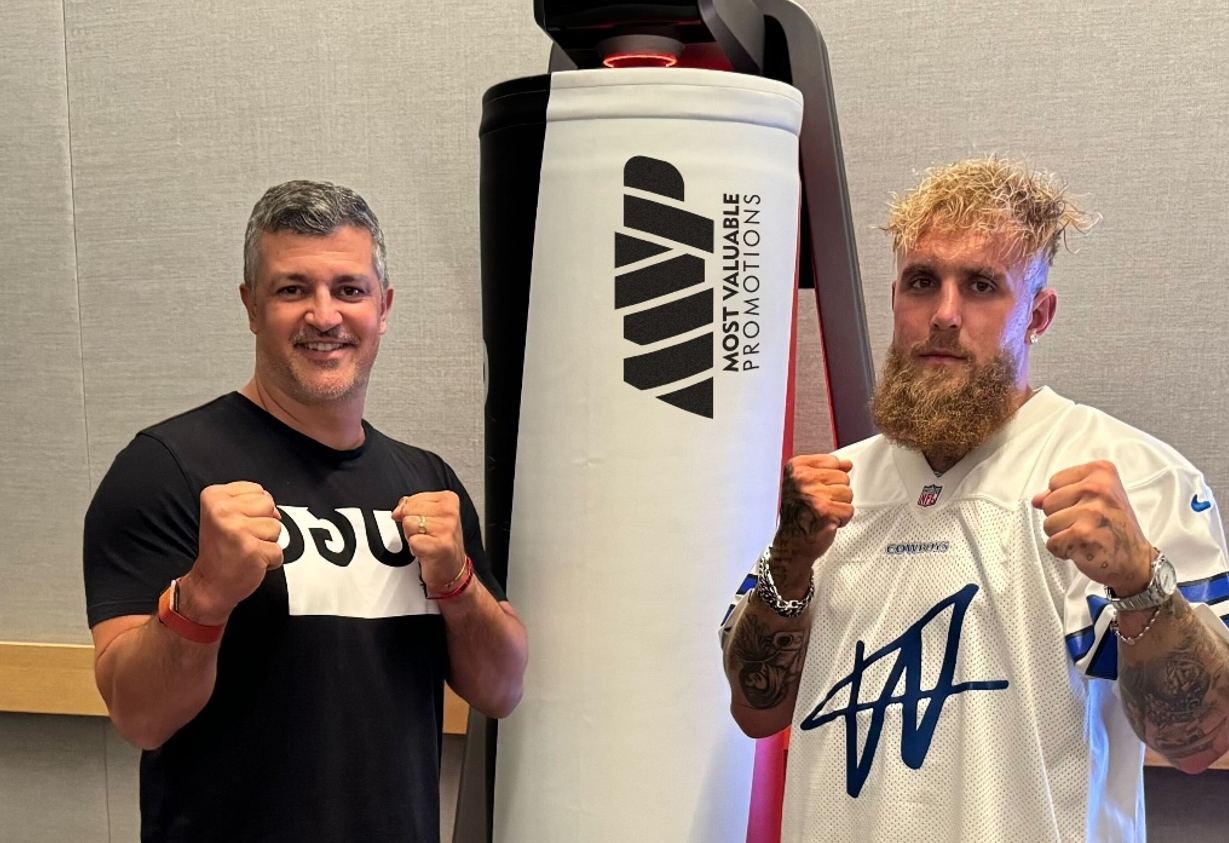 BHOUT Bag: Inovação Portuguesa Brilha no Combate entre Jake Paul e Mike Tyson