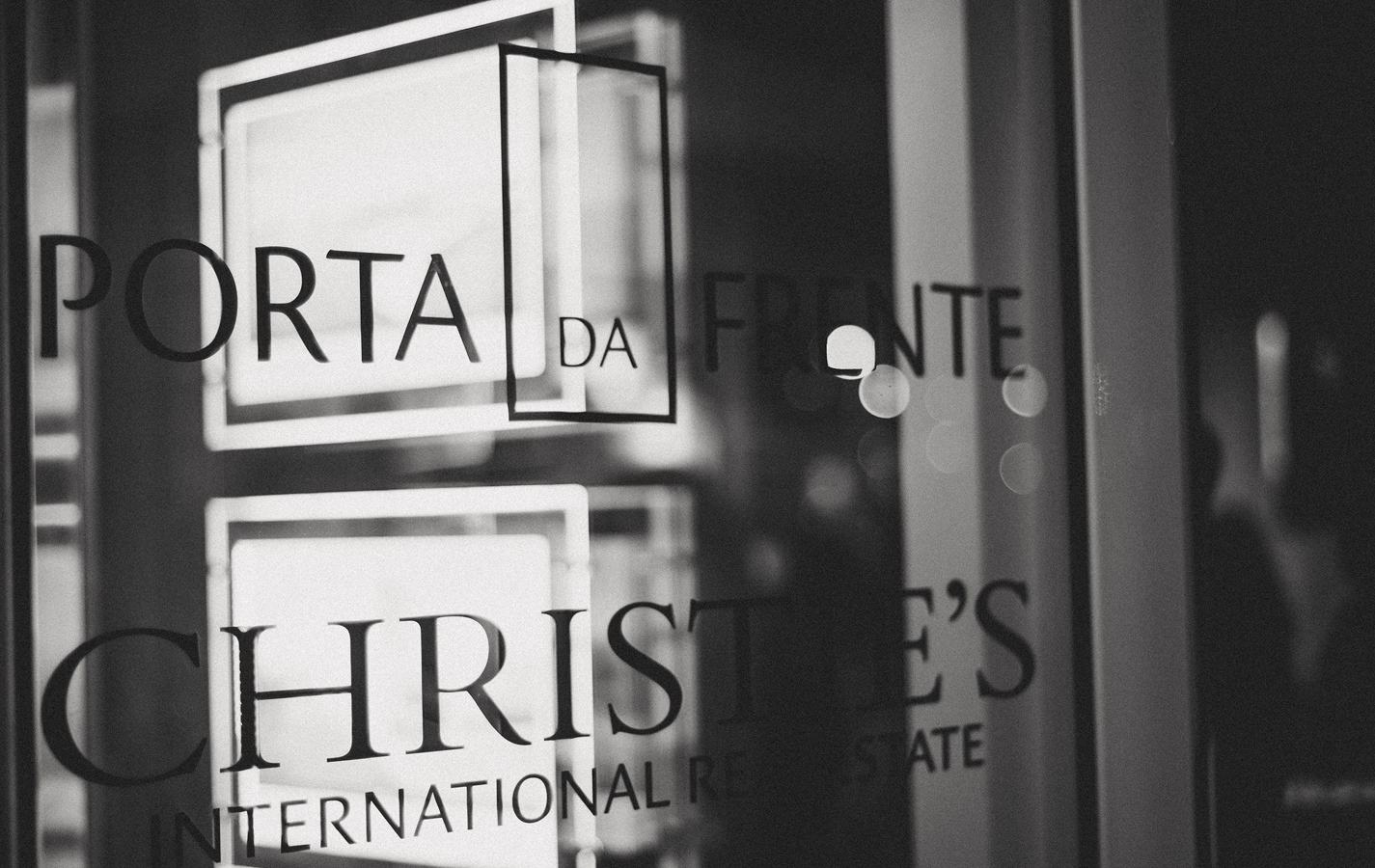 Porta da Frente Christie’s Integra Inteligência Artificial ao Serviço do Imobiliário de Luxo em Portugal