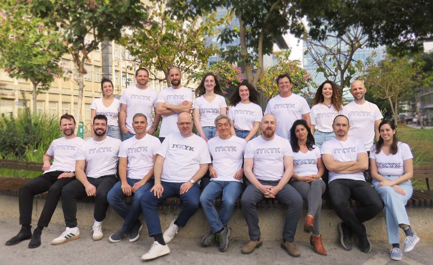 Bright Pixel impulsiona Knostic na revolução da segurança para IA Generativa