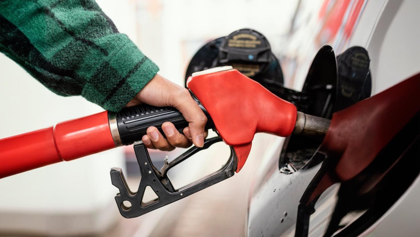 Petróleo: Volatilidade Acentuada pelos Stocks e Tensões Geopolíticas