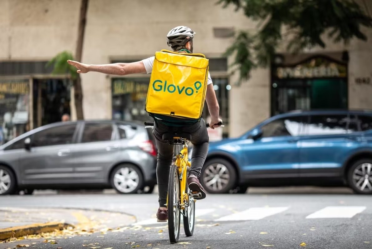 Glovo celebra 10 anos a transformar o quotidiano urbano e os negócios locais