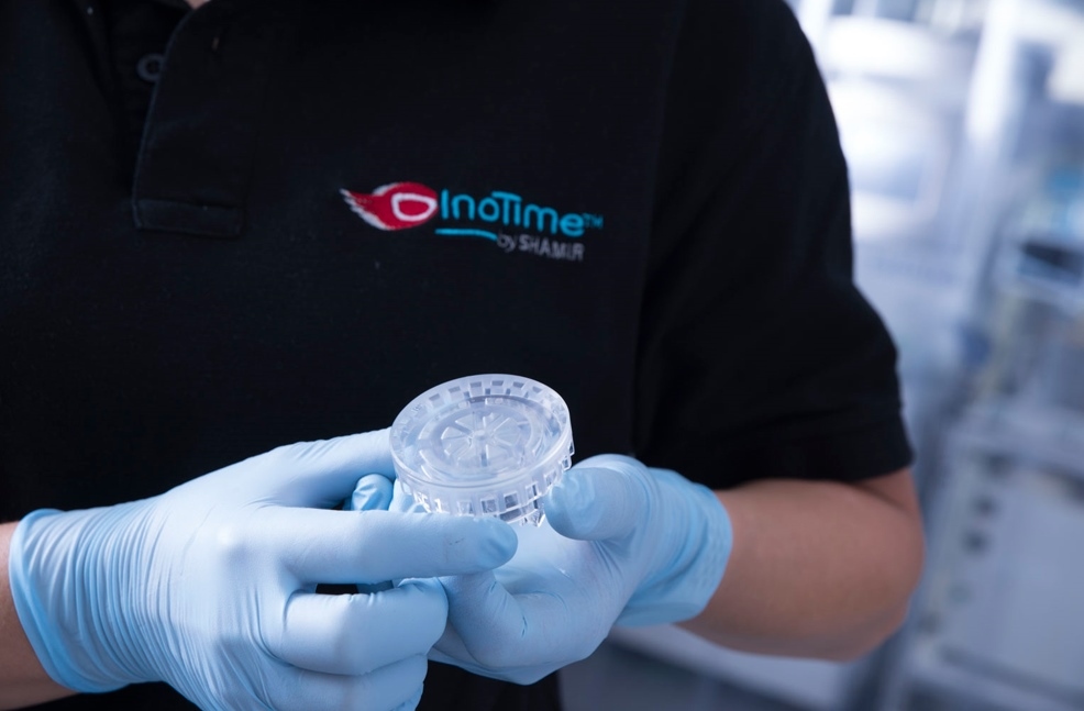 Shamir celebra 25 anos e supera 38 milhões de lentes produzidas