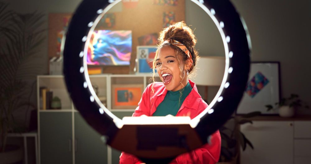 Creator economy deixa de premiar alcance e passa a valorizar especialização