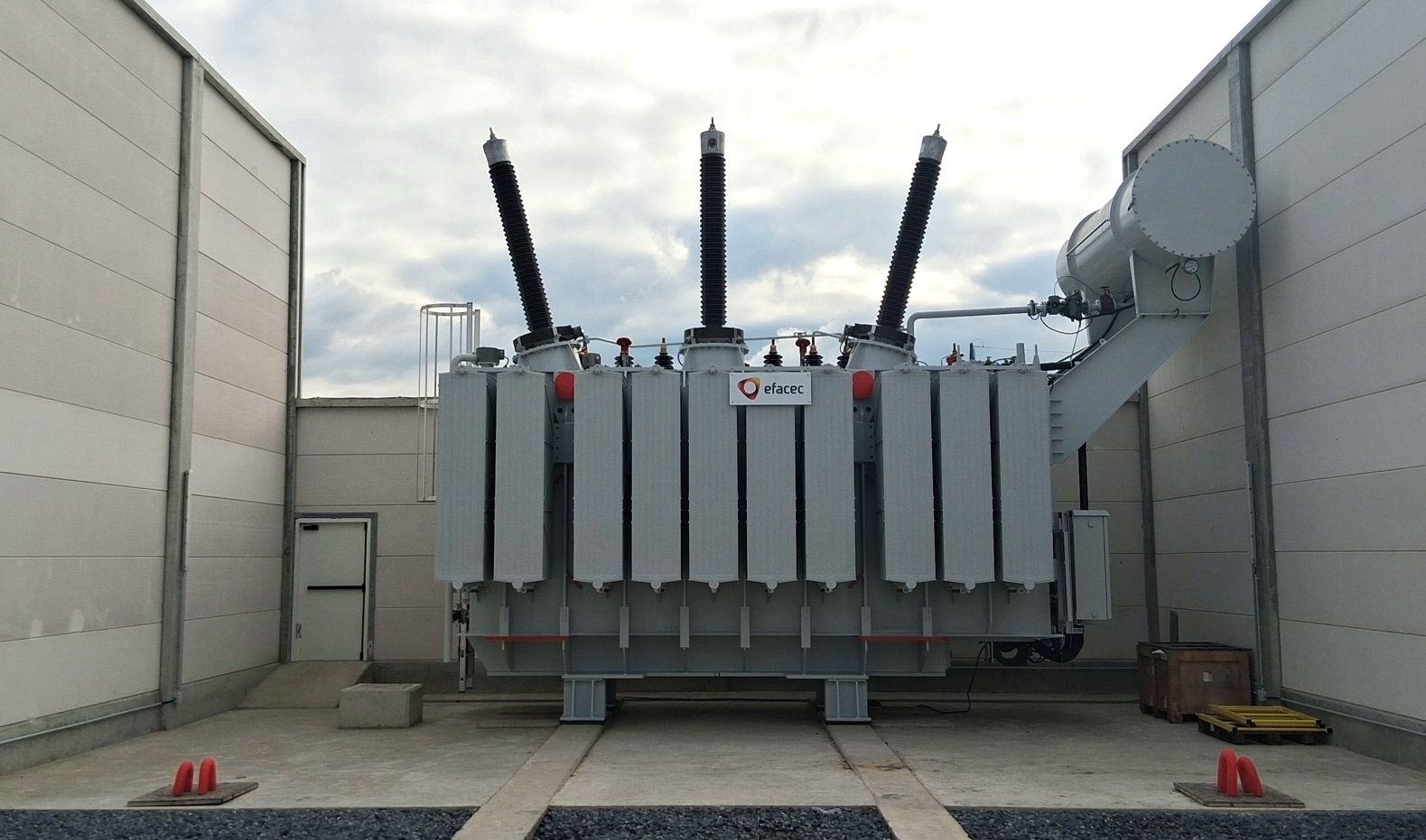Efacec reforça redes elétricas em França